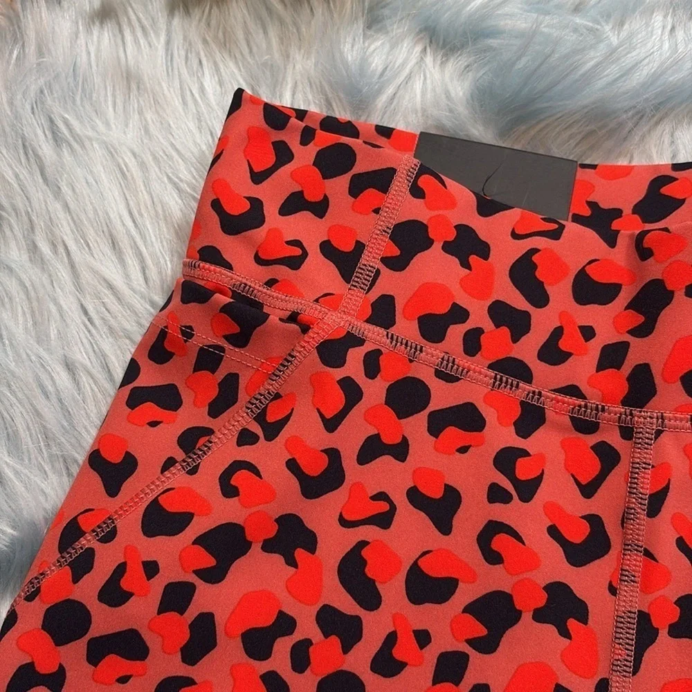 NWT J. Lindberg Ekon Print Golf Shorts Faded Rose Animal sz S